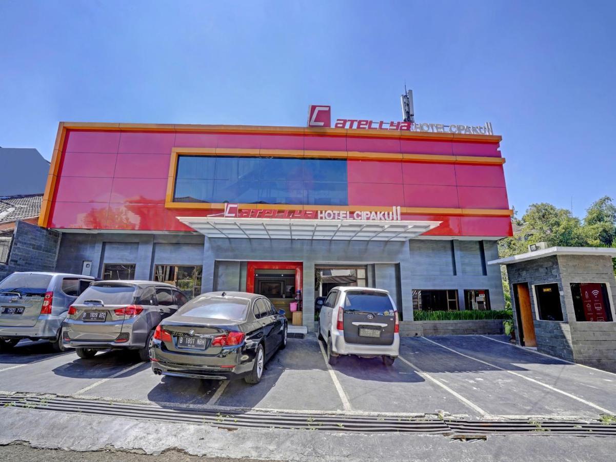 Oyo 3953 Hotel Catellya II Cipaku Bandung Exterior foto