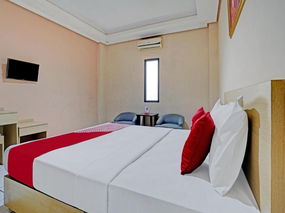 Oyo 3953 Hotel Catellya II Cipaku Bandung Exterior foto