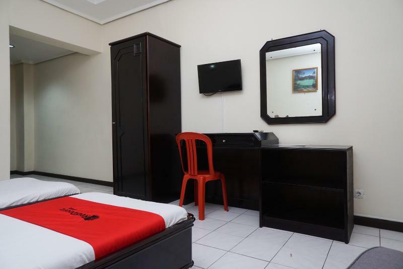 Oyo 3953 Hotel Catellya II Cipaku Bandung Exterior foto